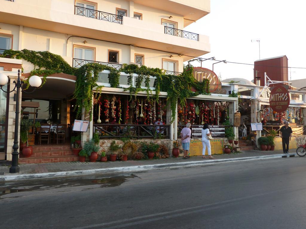 Mithos Apartments Agia Marina  Luaran gambar